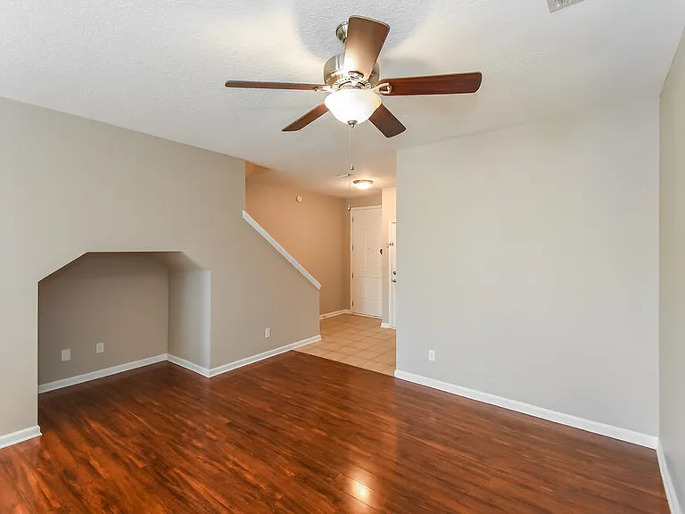2326 Sunset Bluff Dr — Photo 4