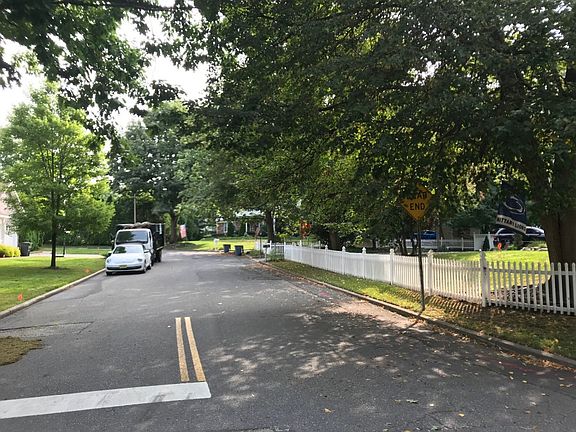 5th image of 4 Thornhill Dr