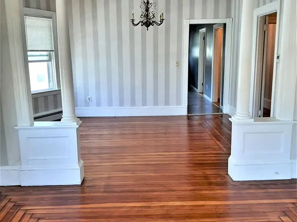 574 Smith St, Providence, RI 02908