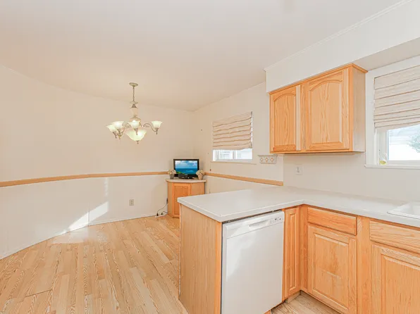 16 Bowling Green Place image 21 of 28