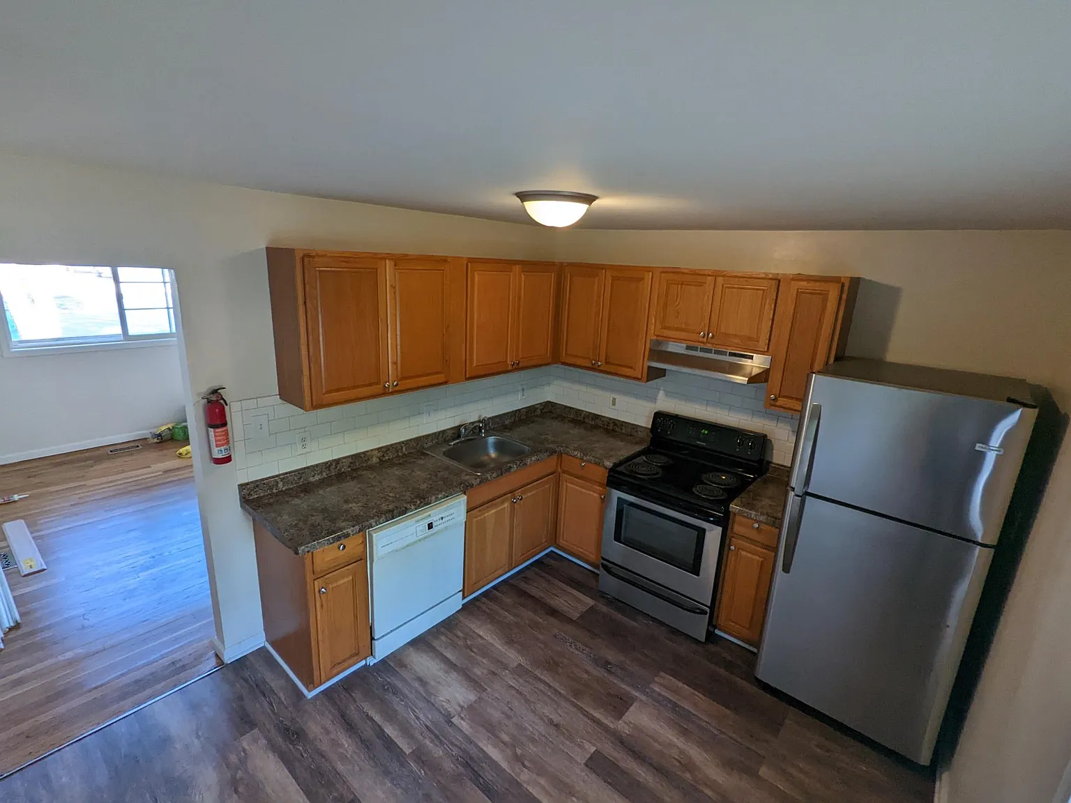 3 bed, 864 sqft, $1,799 — Photo 4