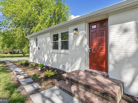 4th image of 6560 Weaver Ln