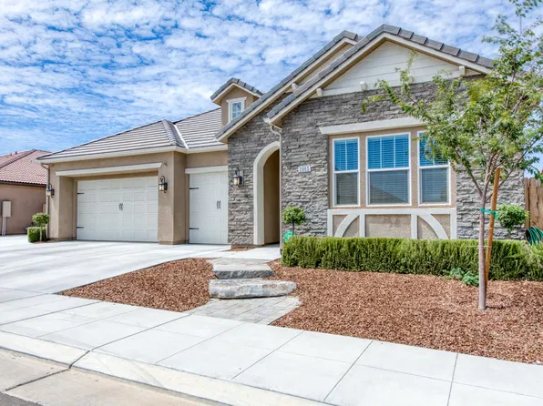 3965 Buckingham Ave, Clovis, CA 93619