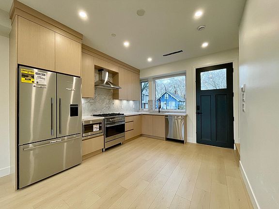 3rd image of 162 E 43rd Ave
