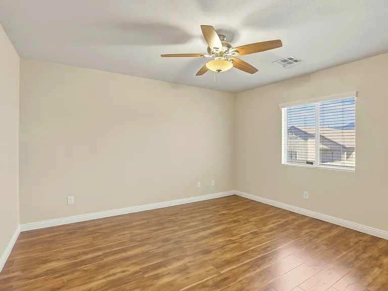 724 Picasso Picture Ct — Photo 32