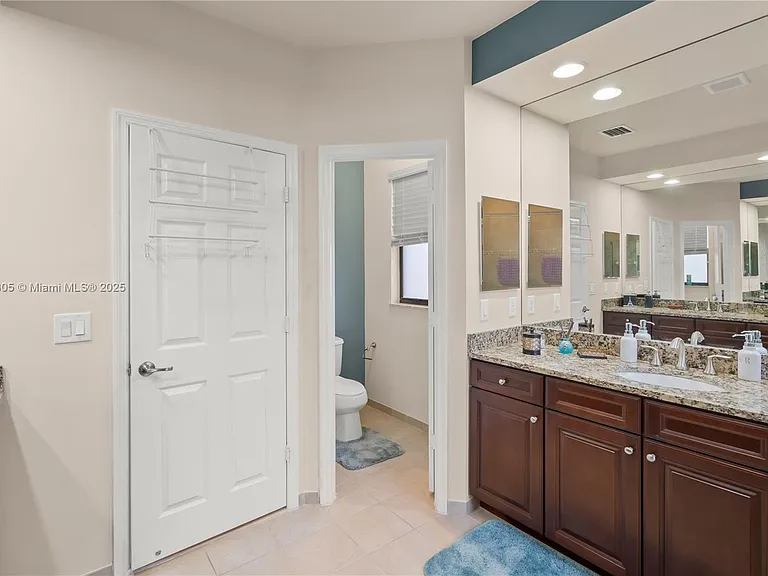 8825 NW 100th Pl — Photo 28