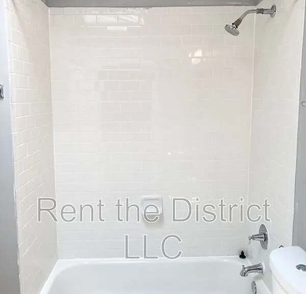 624 Orleans Pl NE — Photo 16