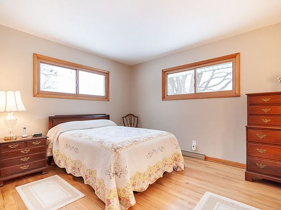3rd image of 2241 Hiawatha Ave