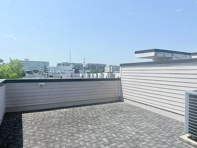 1117 Summit Ave — Photo 33