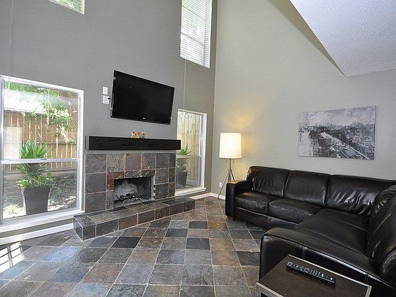 3rd image of 733 Worthshire St