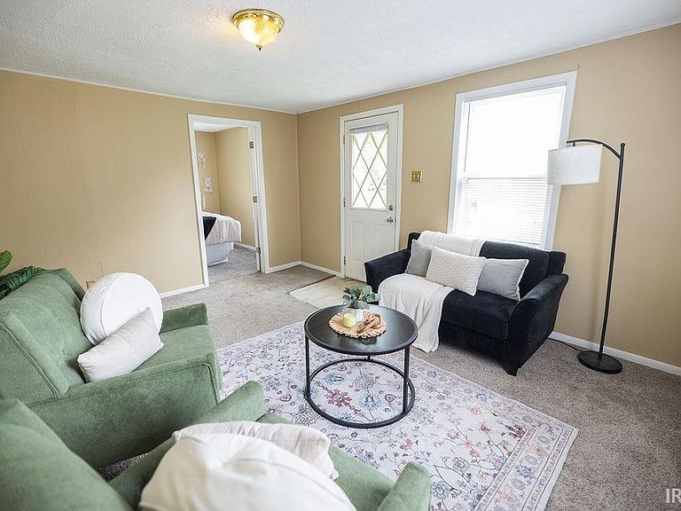Listing photo 5