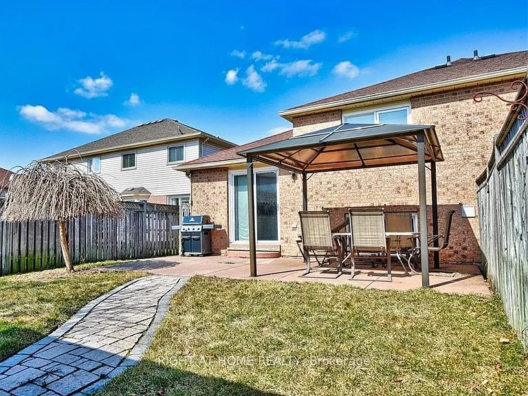 47 Jackson Ct W — Photo 10