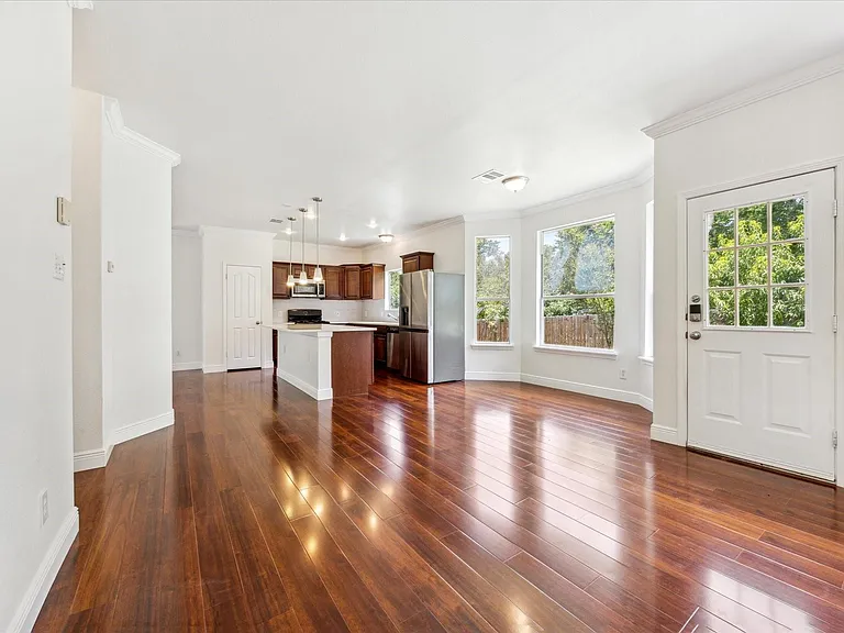 2926 Winchester Dr — Photo 21