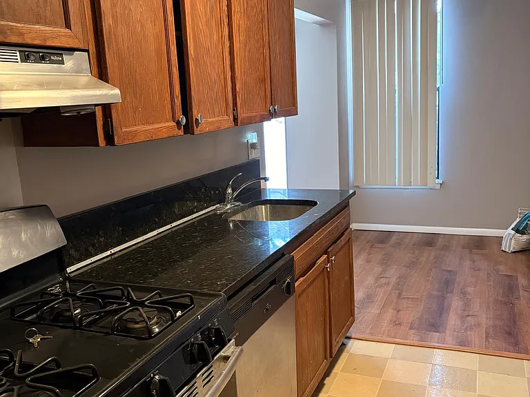 36 Shrewsbury Green Dr #36B — Photo 2