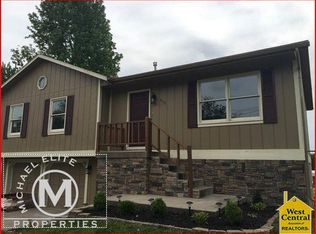 208 S 7th St, Clinton, MO 64735