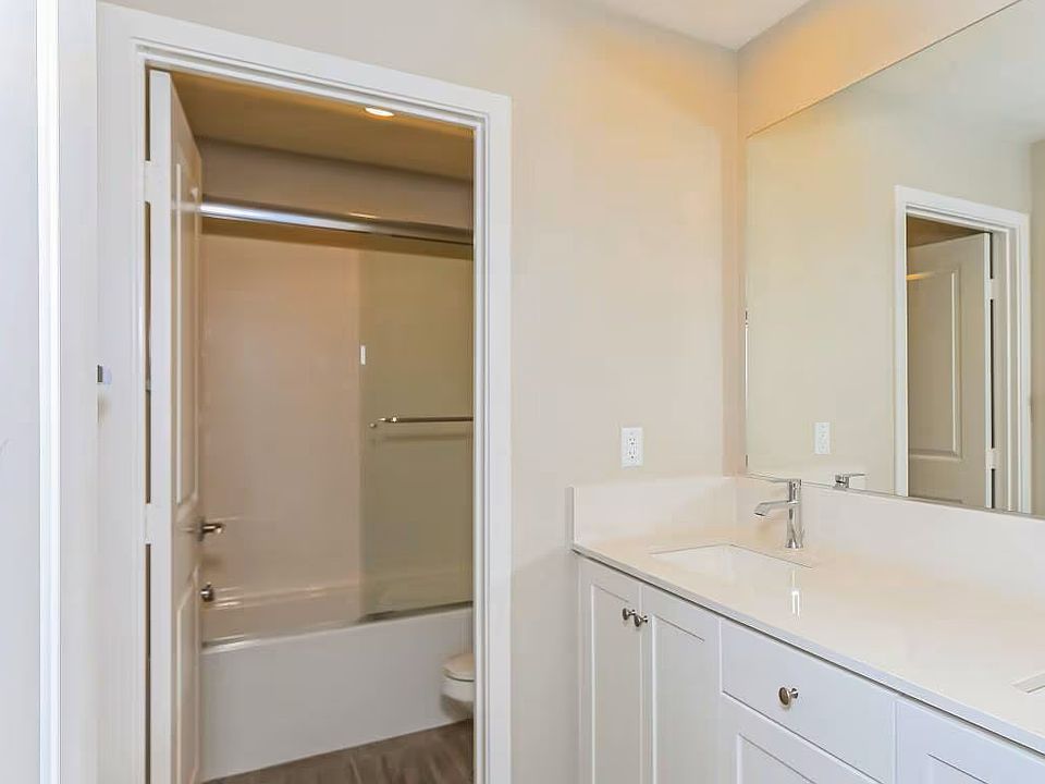 1st image of 28146 Cookhouse Ln