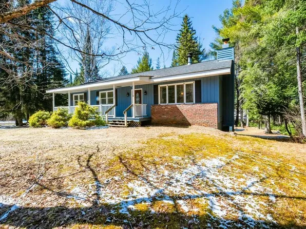 92 Beechwood Dr, Saranac Lake, NY 12983