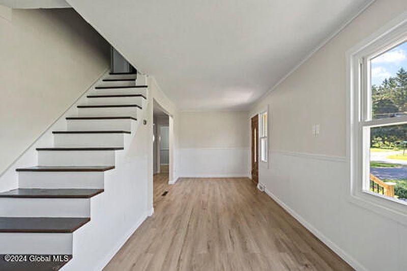 3rd image of 140 Boshart Road