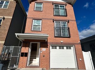 337 13th Ave #1, Newark, NJ 07103