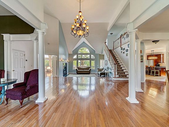 2nd image of 6 Wentworth Ct