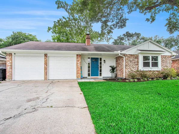 17223 Fife Ln, Webster, TX 77598