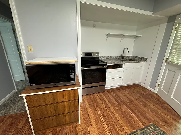 1231 Reverdy Ln #B — Photo 19