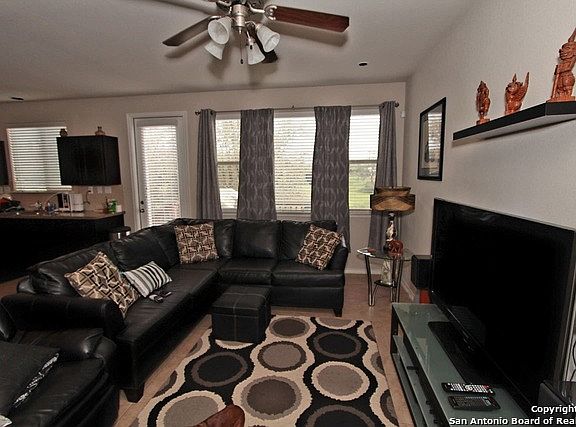 4th image of 4134 Woodbridge Way