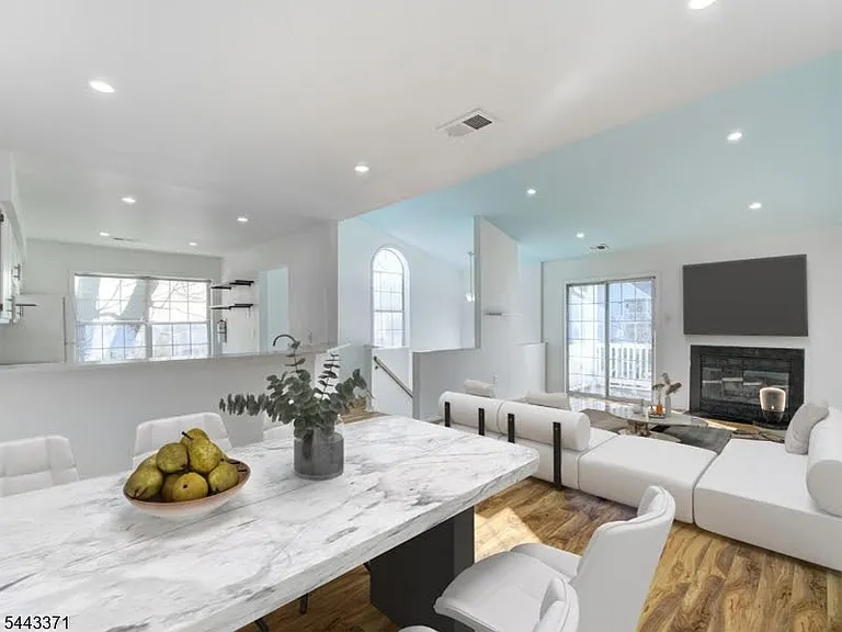 142 Harvest Ln — Photo 13