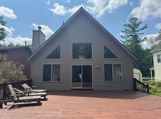2184 Lake James Dr, Prudenville, MI 48651