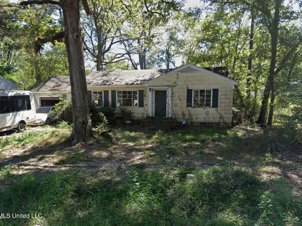 1069 Combs St, Jackson, MS 39204