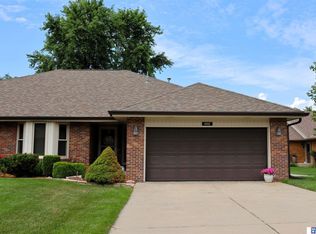 6916 Old Post Pl, Lincoln, NE 68506