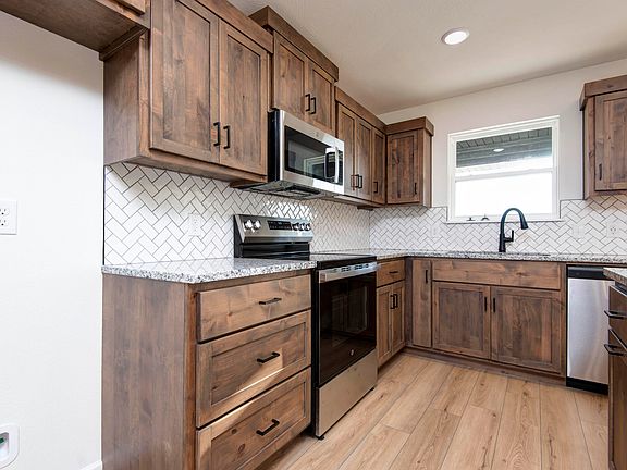 7th image of this home