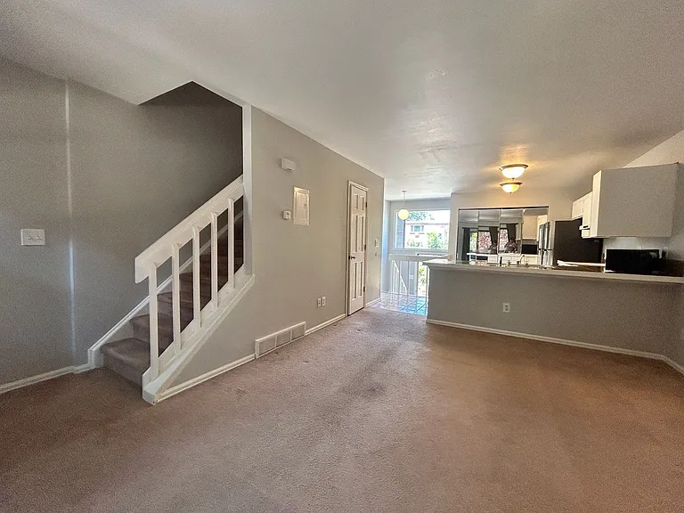 1031 Portland Pl #7 — Photo 10