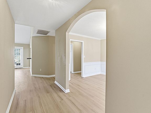 3rd image of 1826 Beaver Creek Lane