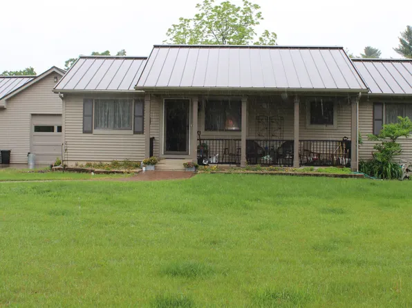 2111 1st Dr, Westfield, WI 53964
