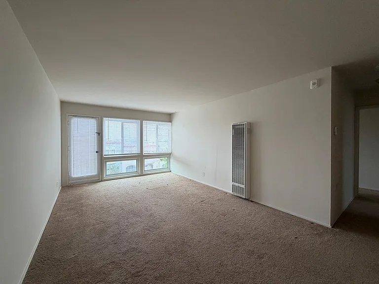 571 33rd Ave #6 — Photo 1