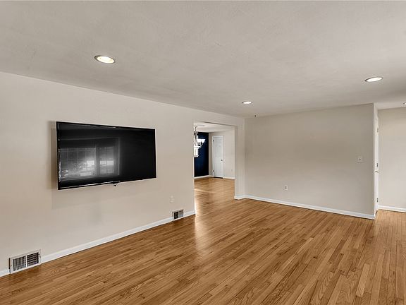 5th image of 420 Center Church Rd