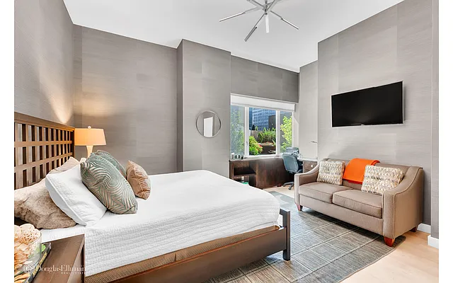 Sold by Douglas Elliman | media 23