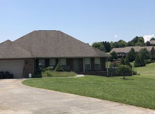 1033 Maple Ln, Greenback, TN 37742