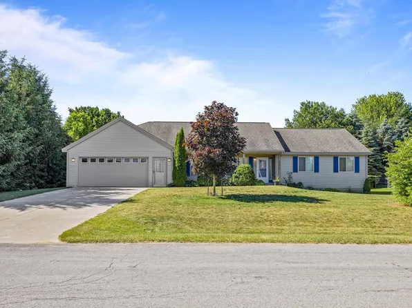 5418 N Liberty Dr, Traverse City, MI 49685