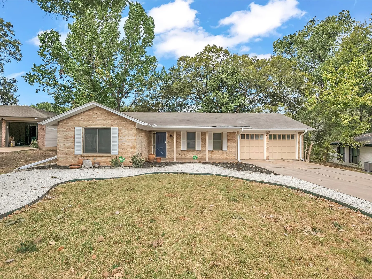 5 bed, 2.0 bath, 1875 sqft, $5,950 — Photo 2