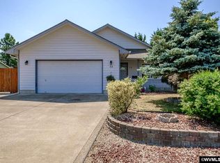 73 Oakway Pl, Lebanon, OR 97355