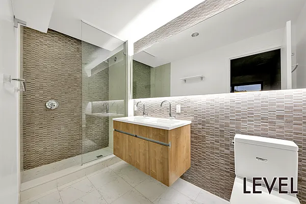 Rented by Level Group | media 14