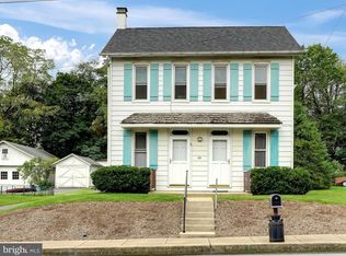 26 E Main St, Brownstown, PA 17508