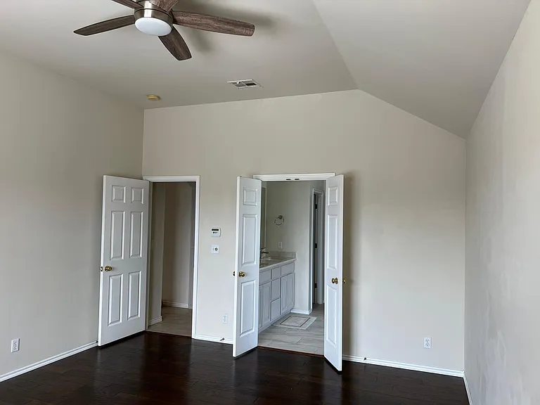 9601 Southlake Dr — Photo 5