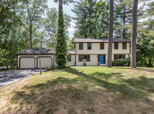2 Seneca Cir, Andover, MA 01810