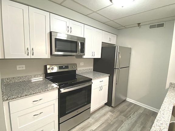 4th image of 1450 Plymouth Ln APT 211