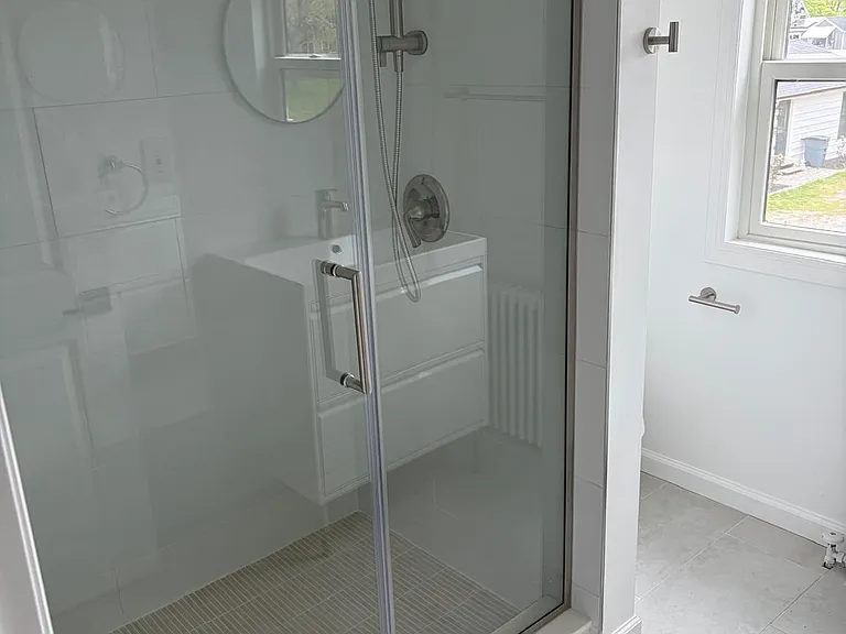 226 Gillette Ave — Photo 16