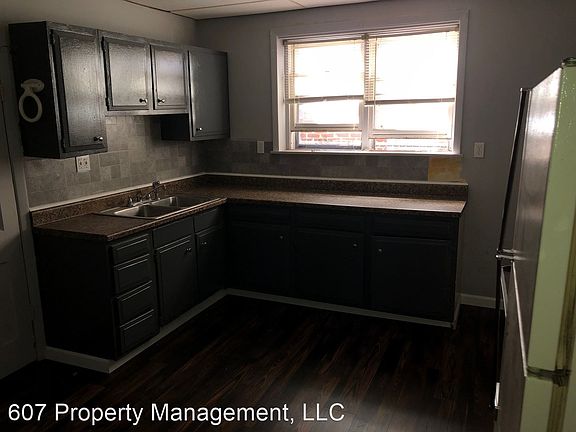 2nd image of 202 Oak Hill Ave APT 1