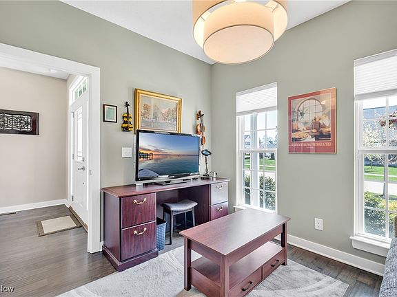 5th image of 330 Lakeland Way